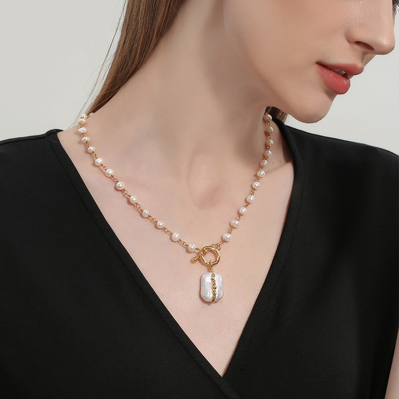 Baroque Freshwater Pearl Clavicle Necklace