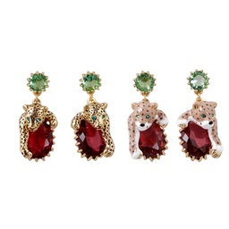 [21041575] Daisy Flower And Bee Enamel Stud Earrings